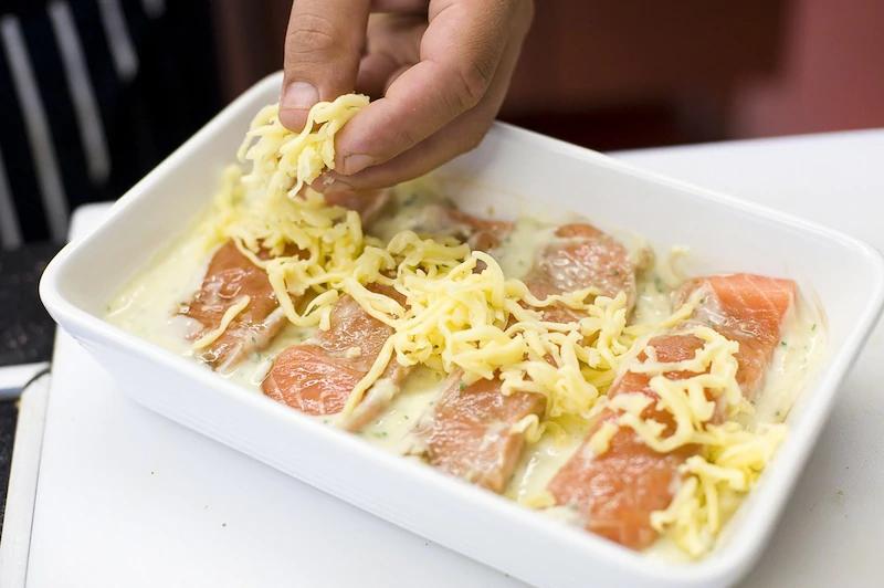 Запеченный лосось à la carbonara