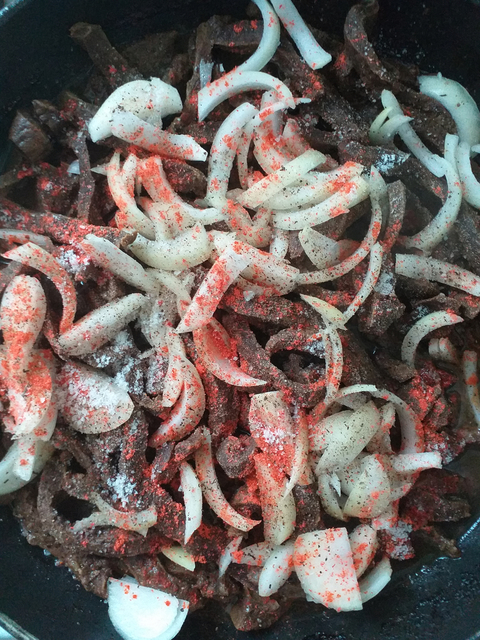 Говяжье сердце, тушёное в сметане