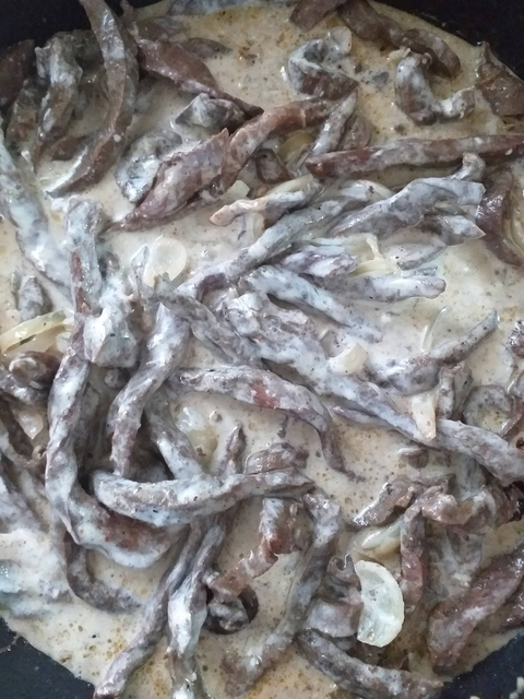 Говяжье сердце, тушёное в сметане