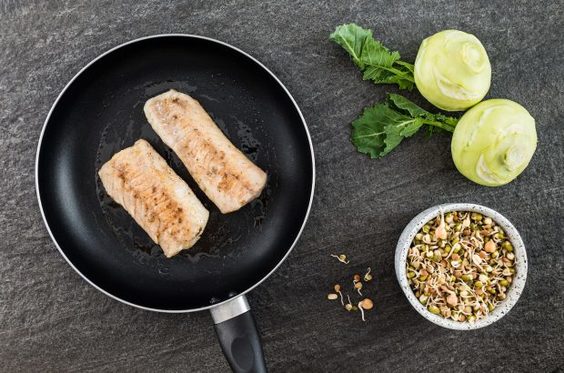 Салат с треской и гречкой